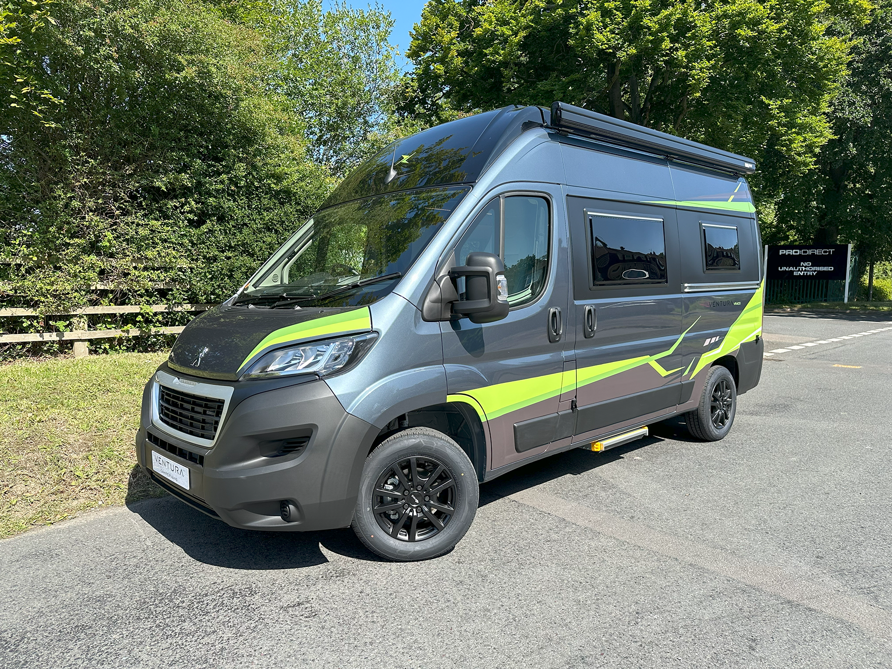 Peugeot Boxer VR400 Touring (J40713)