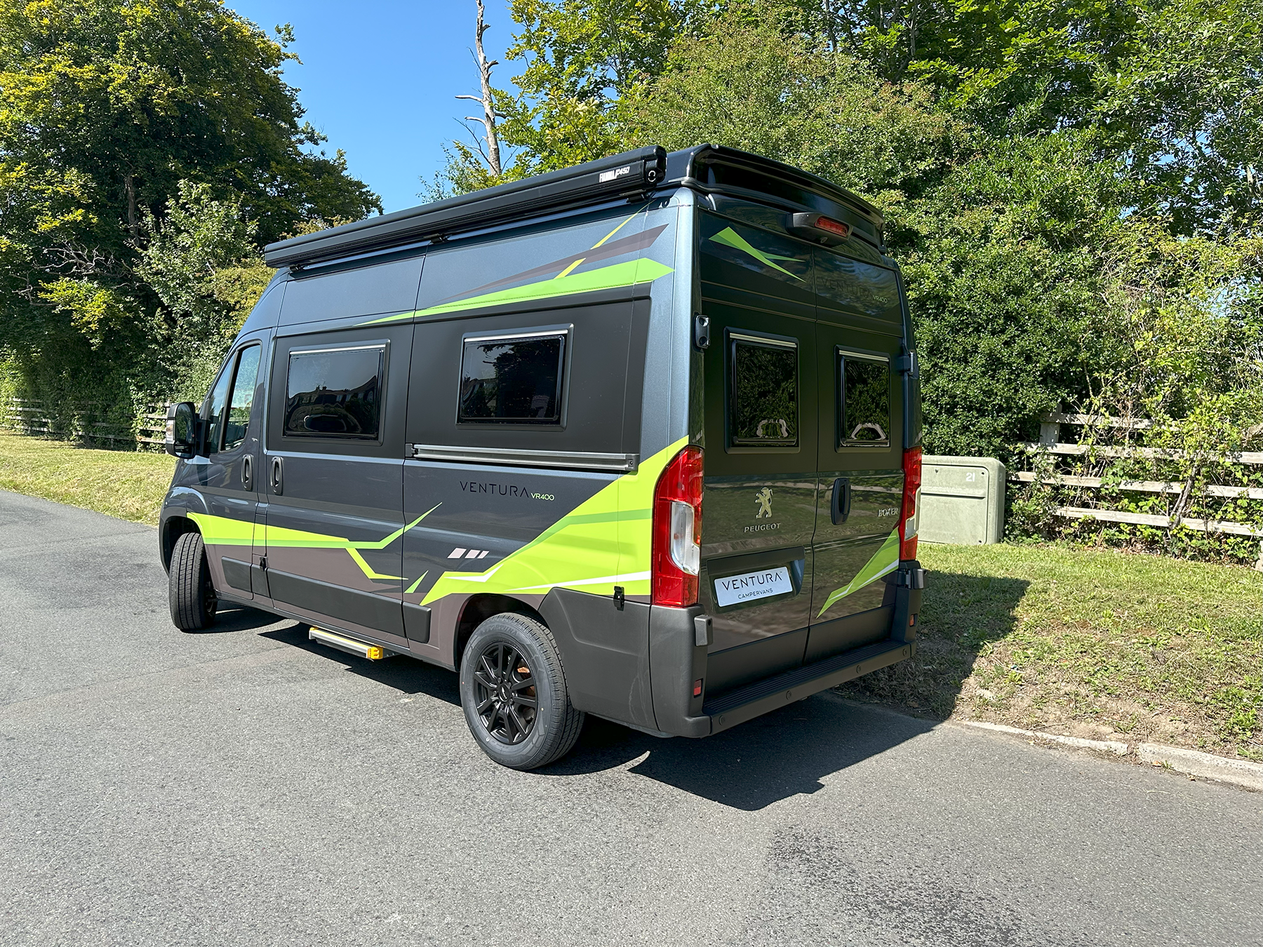 VR400 Demo Black Roof 3